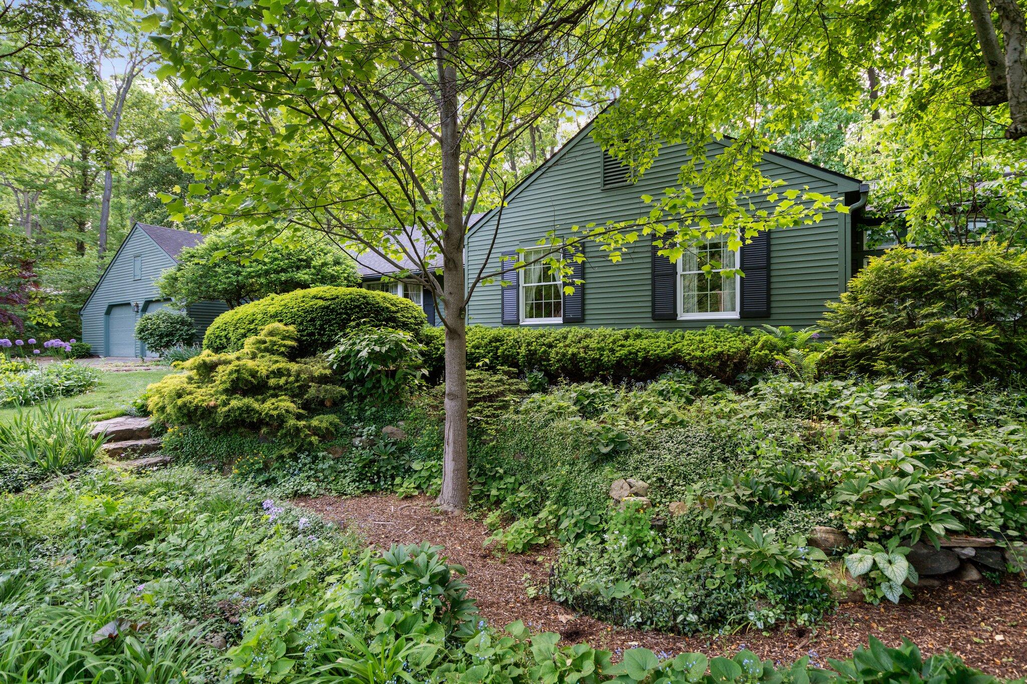 2961 Devonshire Road Ann Arbor, MI 48104 - Photo 56 of 81 79-web-or-mls-DSC06555