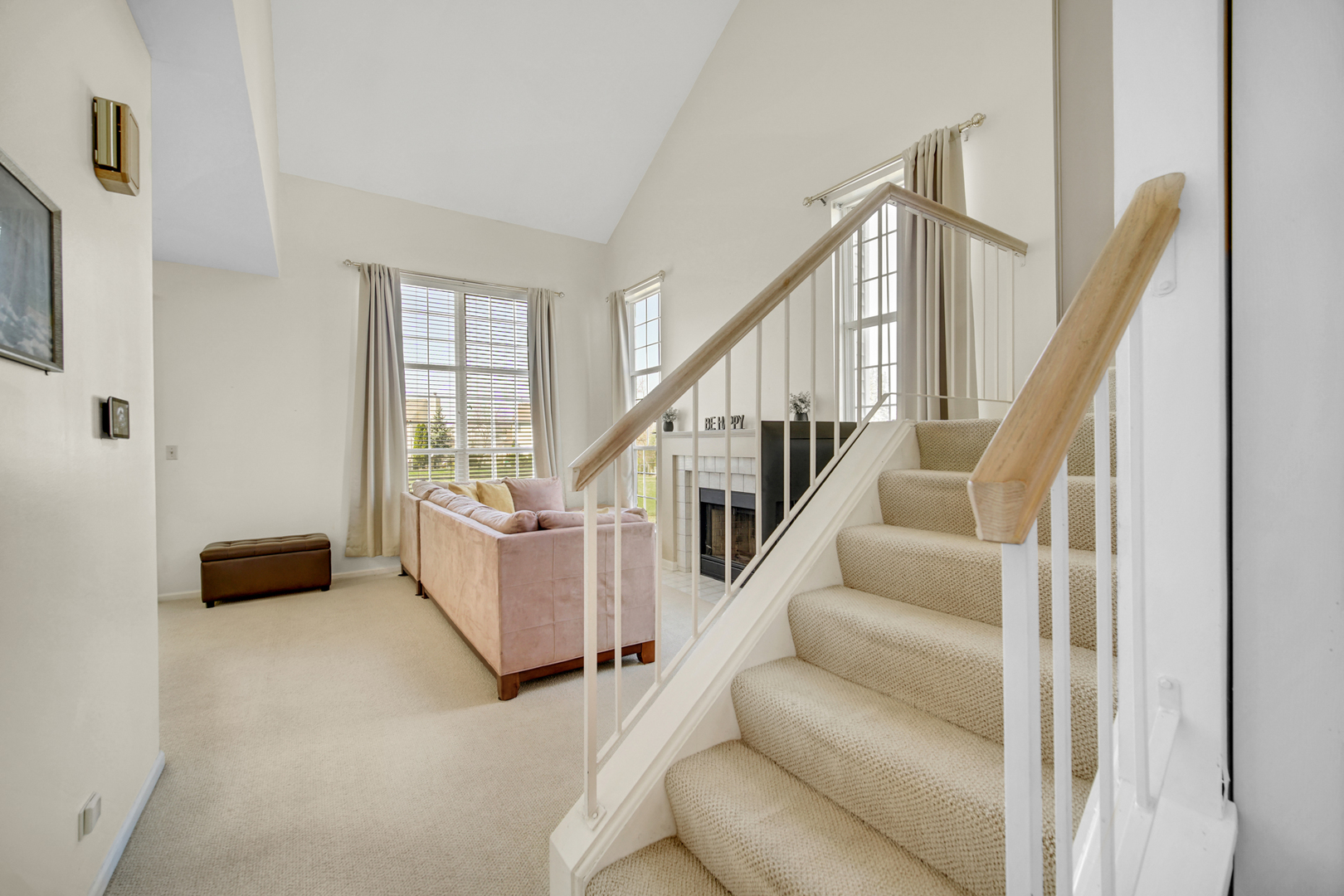 17848 Braewick Road, Unit 17848 Gurnee, IL 60031 - Photo 3 of 22 a view of entryway and hall