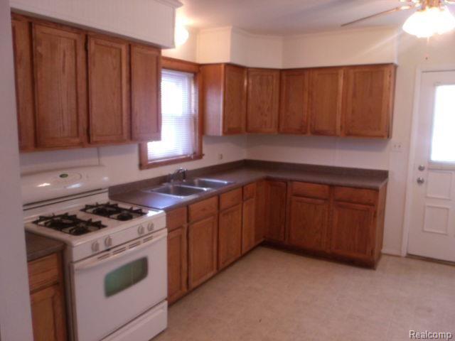 6884 Ball Road Romulus, MI 48174 - Photo 4 of 7 GEDC0206.jpg