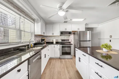 $659,000 | 44 Woodlawn Terrace, Meriden, CT 06450