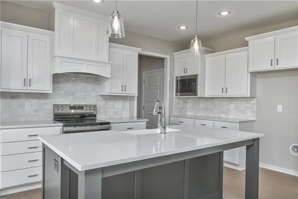 $639,950 | 2739 West Park Street, Olathe, KS 66061