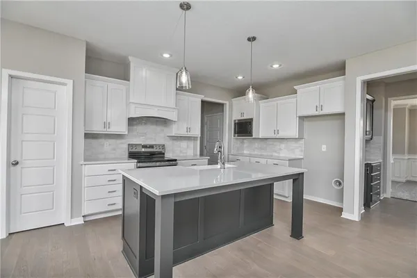 $639,950 | 2739 West Park Street, Olathe, KS 66061