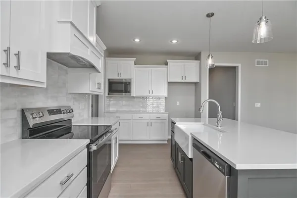 $639,950 | 2739 West Park Street, Olathe, KS 66061