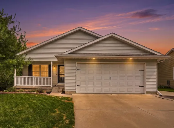 $295,000 | 618 Mineral Creek Drive, Colona, IL 61241