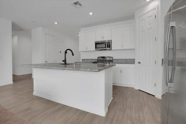 $599,999 | 15455 Folktale Way, Lathrop, CA 95330