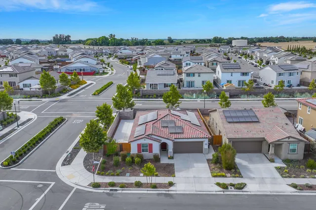 $599,999 | 15455 Folktale Way, Lathrop, CA 95330