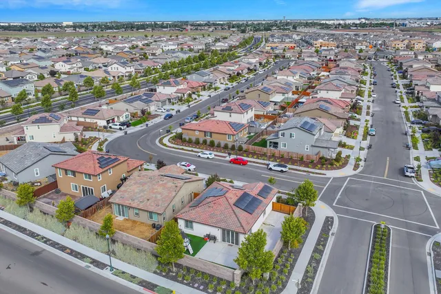 $599,999 | 15455 Folktale Way, Lathrop, CA 95330