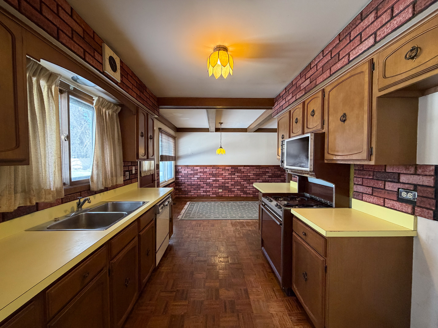 824 North Harrow Court Addison, IL 60101 - Photo 5 of 20