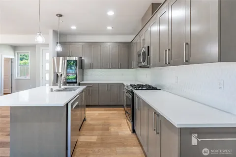 $960,000 | 12570 51st Place South, Tukwila, WA 98178