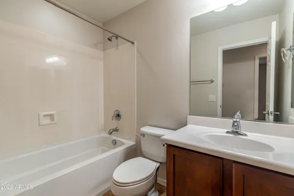 $2,600 | 3983 East Cat Balue Drive, Phoenix, AZ 85050