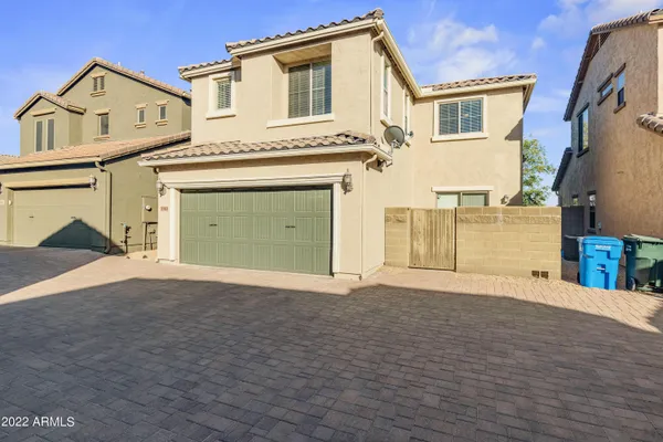 $2,600 | 3983 East Cat Balue Drive, Phoenix, AZ 85050