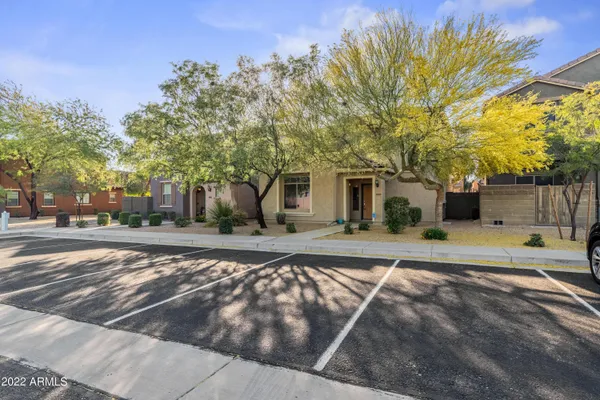 $2,600 | 3983 East Cat Balue Drive, Phoenix, AZ 85050
