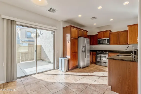 $2,600 | 3983 East Cat Balue Drive, Phoenix, AZ 85050