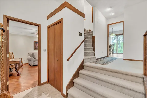 $430,000 | 800 Oak Lane, Muscatine, IA 52761