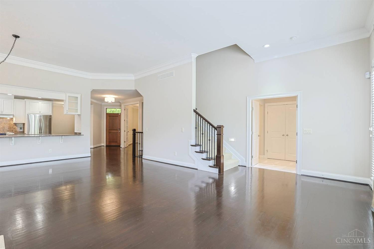 8731 Kenwood Road Cincinnati, OH 45242 - Photo 11 of 73
