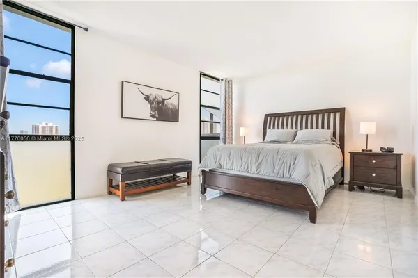 $255,000 | 3475 North Country Club Drive, Unit 818, Aventura, FL 33180