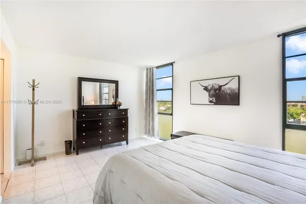 $255,000 | 3475 North Country Club Drive, Unit 818, Aventura, FL 33180