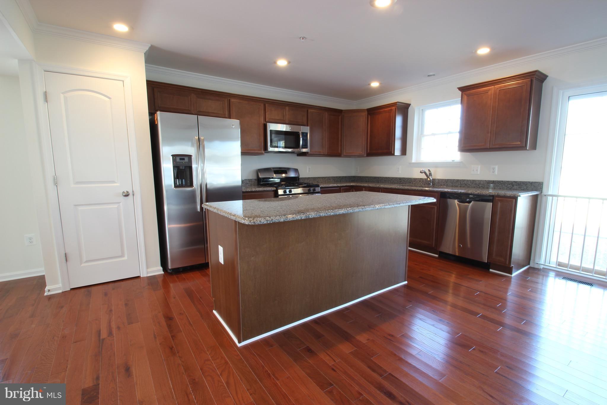 122 Riverside Road Baltimore, MD 21221 - Photo 5 of 26 Kitchen