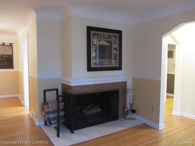 2926 Bembridge Road Royal Oak, MI 48073 - Photo 3 of 22 Natural fireplace
