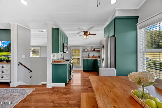 $490,000 | 118 West Ellis Lane, Mount Carmel, TN 37645