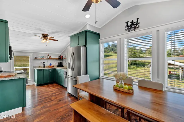 $490,000 | 118 West Ellis Lane, Mount Carmel, TN 37645