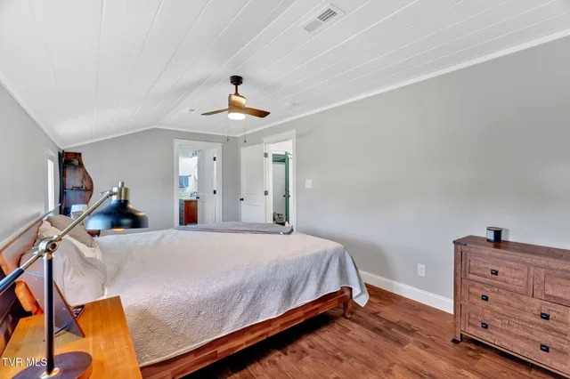 $490,000 | 118 West Ellis Lane, Mount Carmel, TN 37645