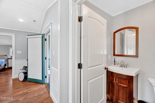 $490,000 | 118 West Ellis Lane, Mount Carmel, TN 37645