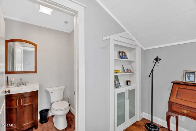 $490,000 | 118 West Ellis Lane, Mount Carmel, TN 37645