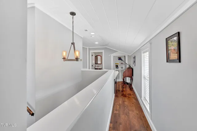 $490,000 | 118 West Ellis Lane, Mount Carmel, TN 37645