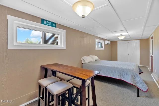 $490,000 | 118 West Ellis Lane, Mount Carmel, TN 37645