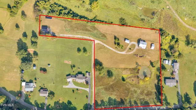 $490,000 | 118 West Ellis Lane, Mount Carmel, TN 37645