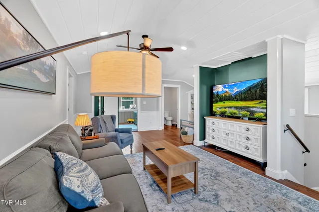 $490,000 | 118 West Ellis Lane, Mount Carmel, TN 37645