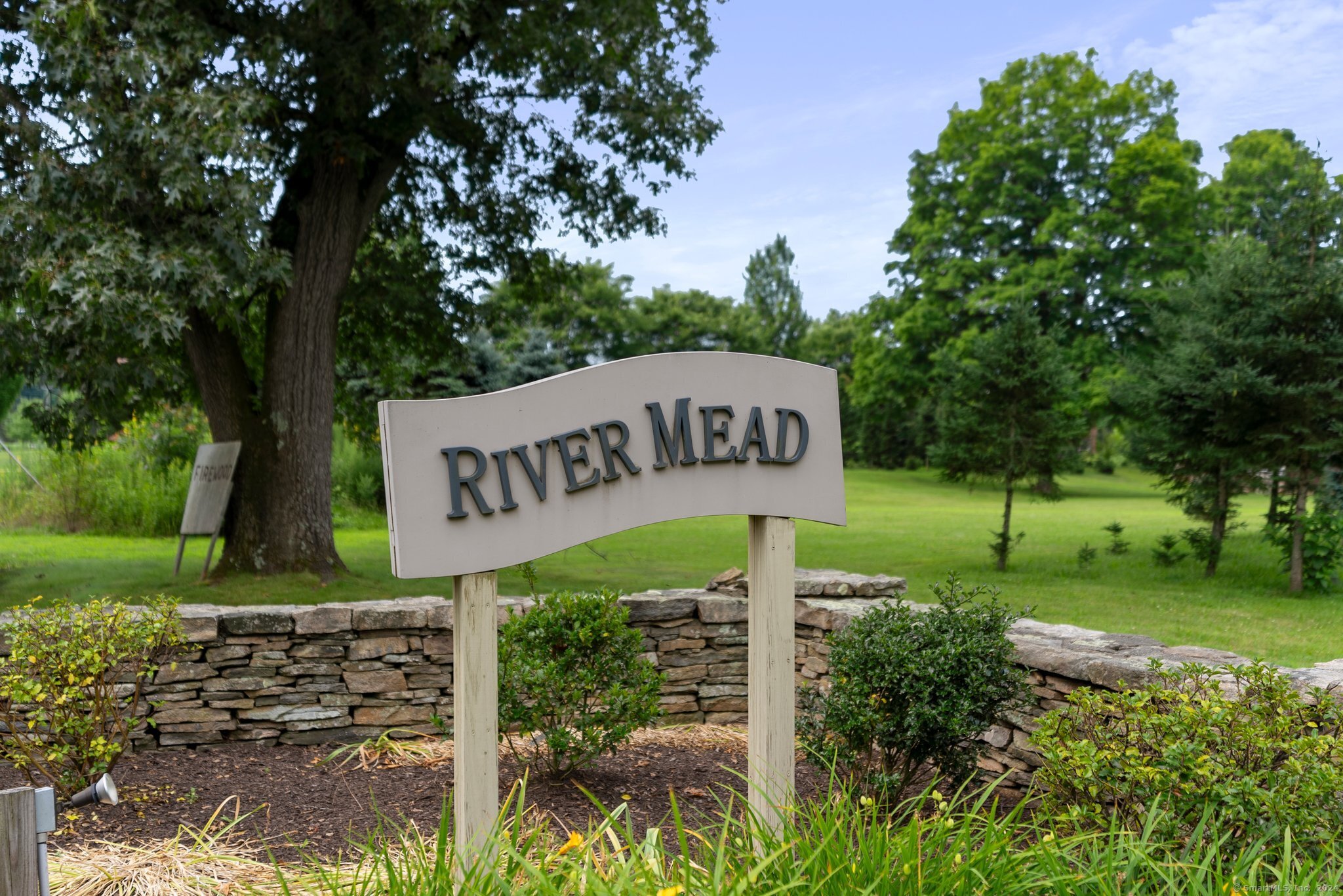 Welcome to 22 River View Avon