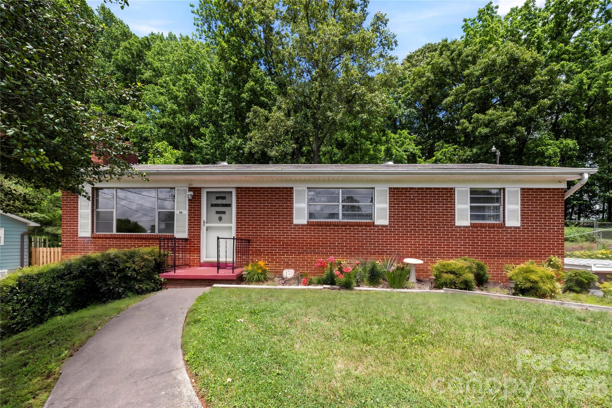 309 Oak Hill Road Candler, NC 28715 - Photo 2 of 39