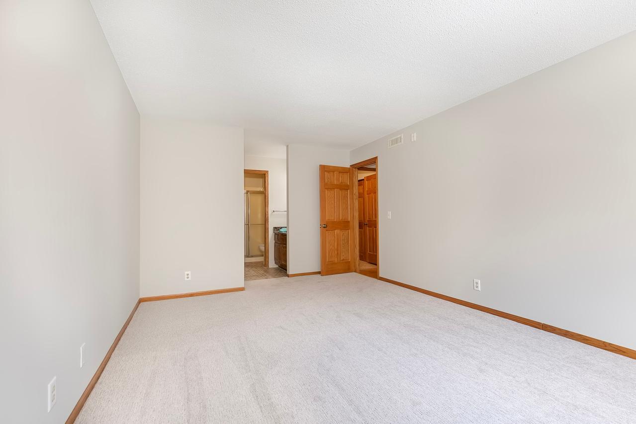 10441 Greenbrier Road, Unit 101 Minnetonka, MN 55305 - Photo 19 of 28 Gallery Image 19