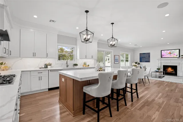 $1,499,000 | 255 North Chestnut Street, Massapequa, NY 11758