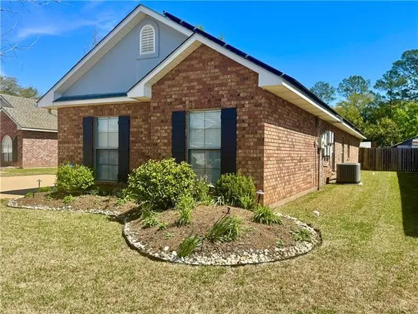 $275,000 | 5921 Peppertree Drive, Alexandria, LA 71303