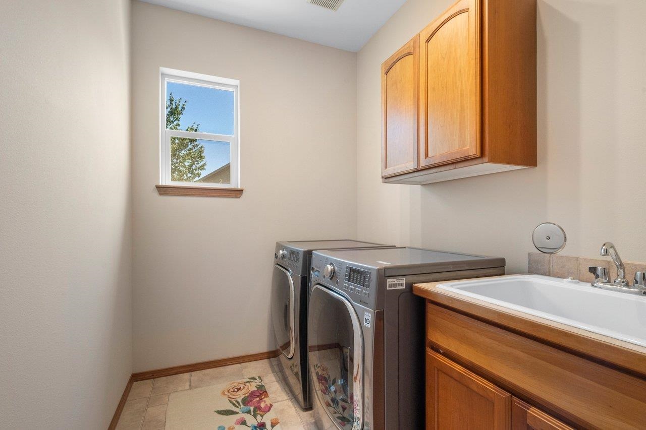 913 East Westcrest Road Colbert, WA 99005 - Photo 16 of 39