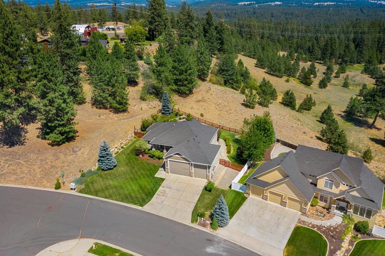 913 East Westcrest Road Colbert, WA 99005 - Photo 3 of 39