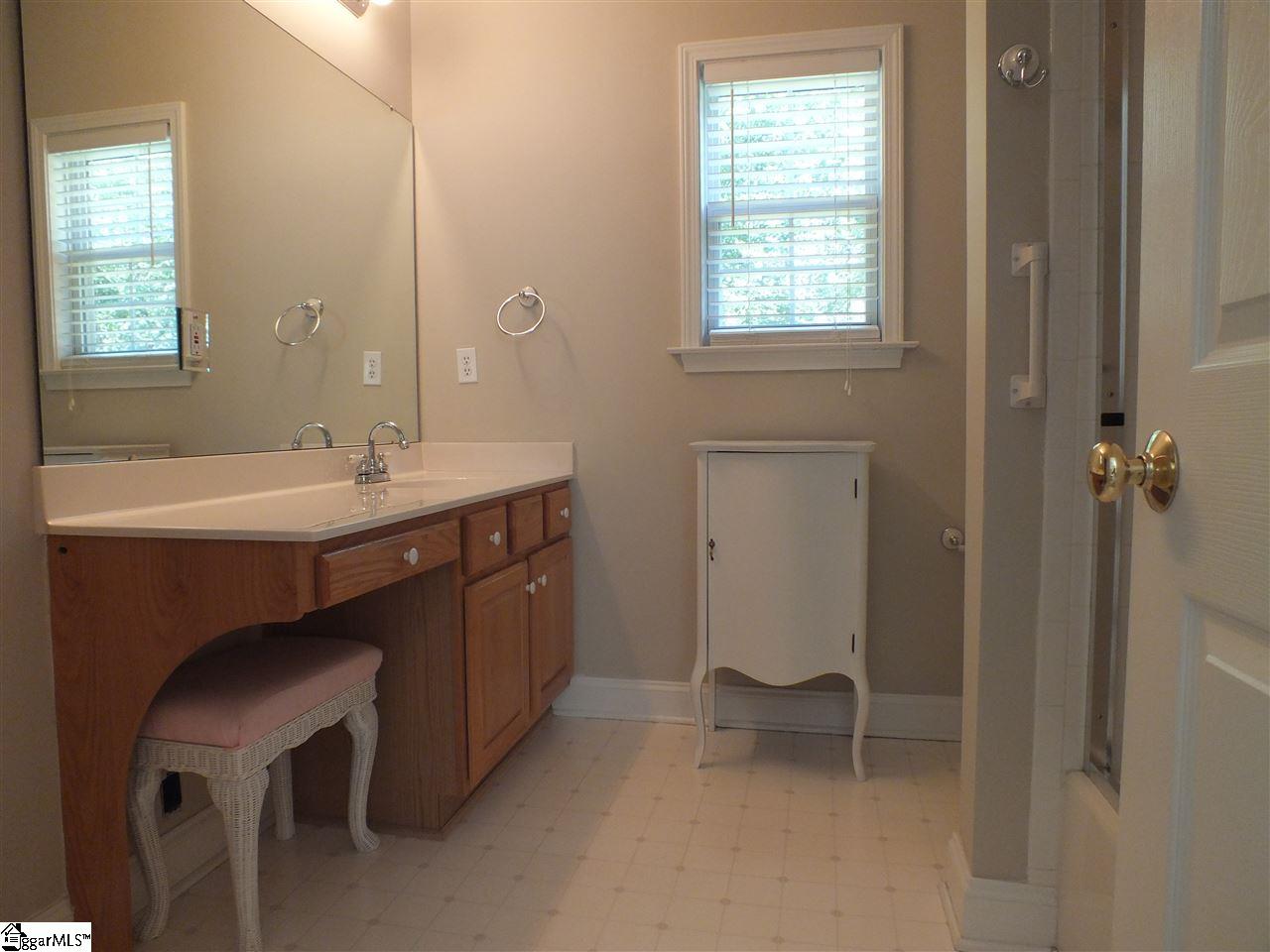 130 Summer Hill Road Simpsonville, SC 29681 - Photo 14 of 36 Gallery Image 14