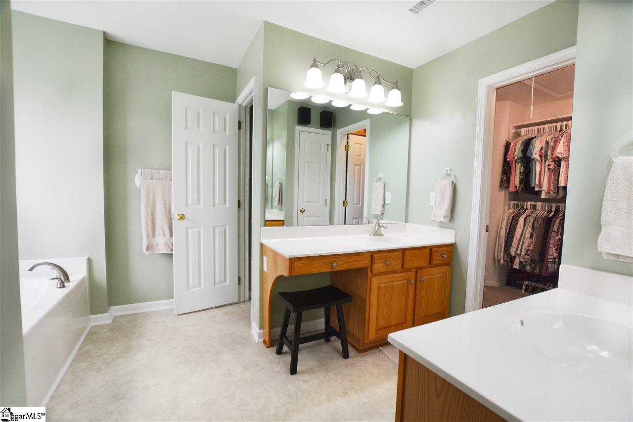 130 Summer Hill Road Simpsonville, SC 29681 - Photo 18 of 36 Gallery Image 18
