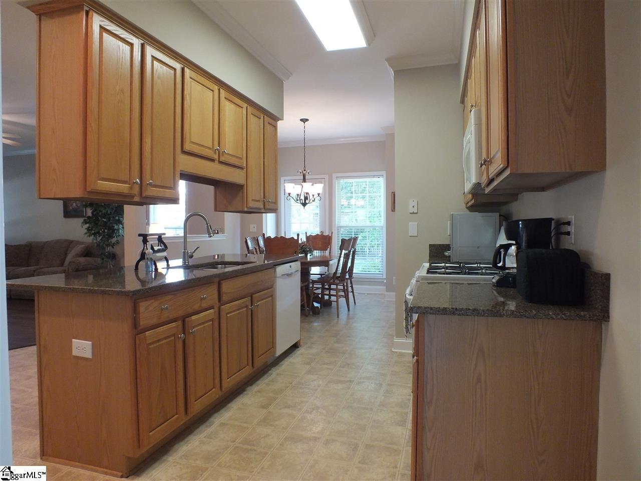 130 Summer Hill Road Simpsonville, SC 29681 - Photo 8 of 36 Gallery Image 8