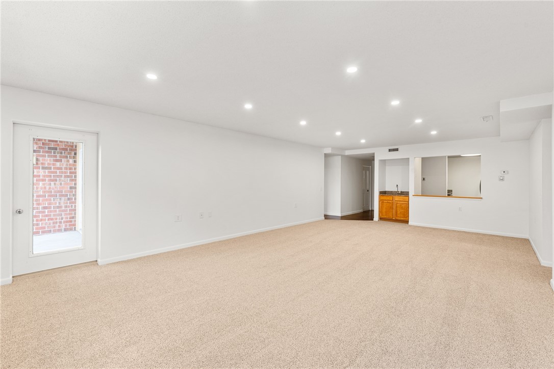 30 Argyle Avenue, Unit 201 Riverside, RI 02915 - Photo 12 of 37