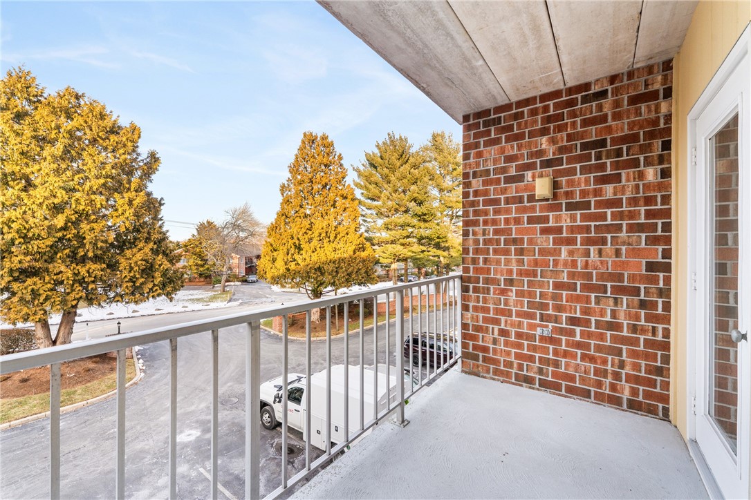 30 Argyle Avenue, Unit 201 Riverside, RI 02915 - Photo 16 of 37