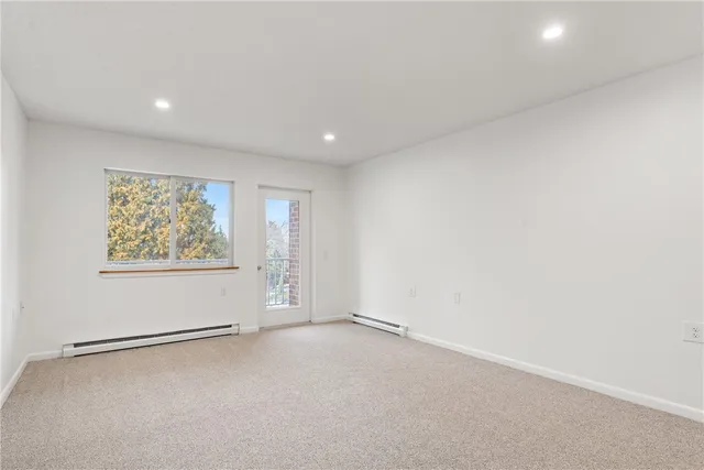 $2,700 | 30 Argyle Avenue, Unit 201, East Providence, RI 02915