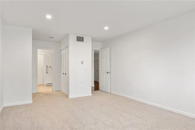 $2,700 | 30 Argyle Avenue, Unit 201, East Providence, RI 02915