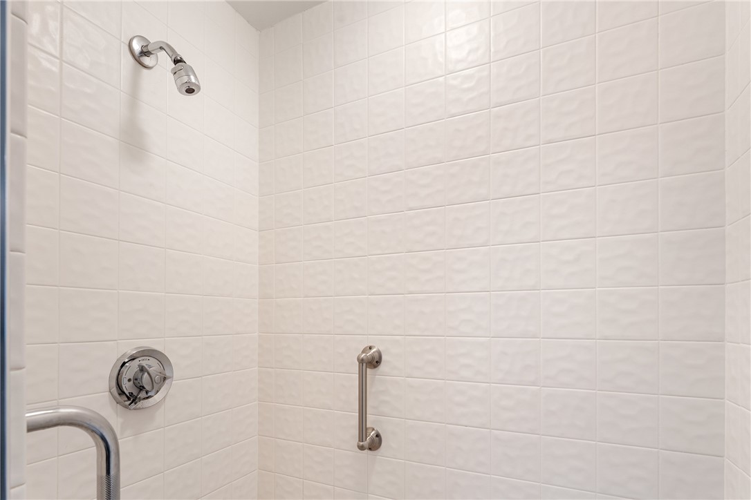 30 Argyle Avenue, Unit 201 Riverside, RI 02915 - Photo 25 of 37