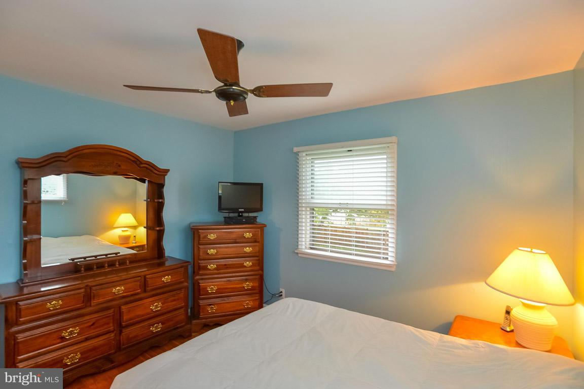 125 North Hickory Road Sterling, VA 20164 - Photo 17 of 30 Bedroom (Master)