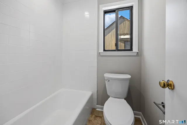 $314,700 | 35 Brockton Court, Unit 35, Beacon Falls, CT 06403