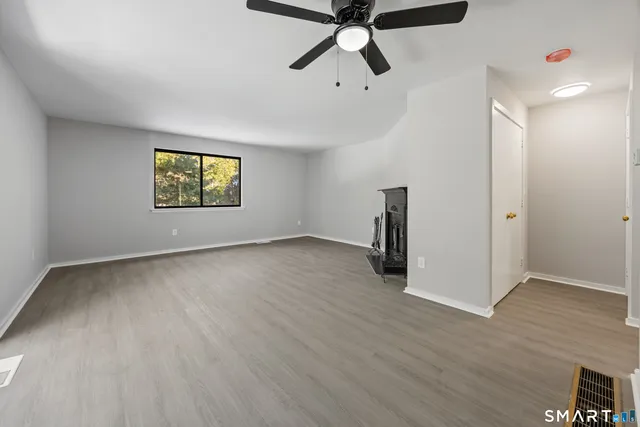 $314,700 | 35 Brockton Court, Unit 35, Beacon Falls, CT 06403